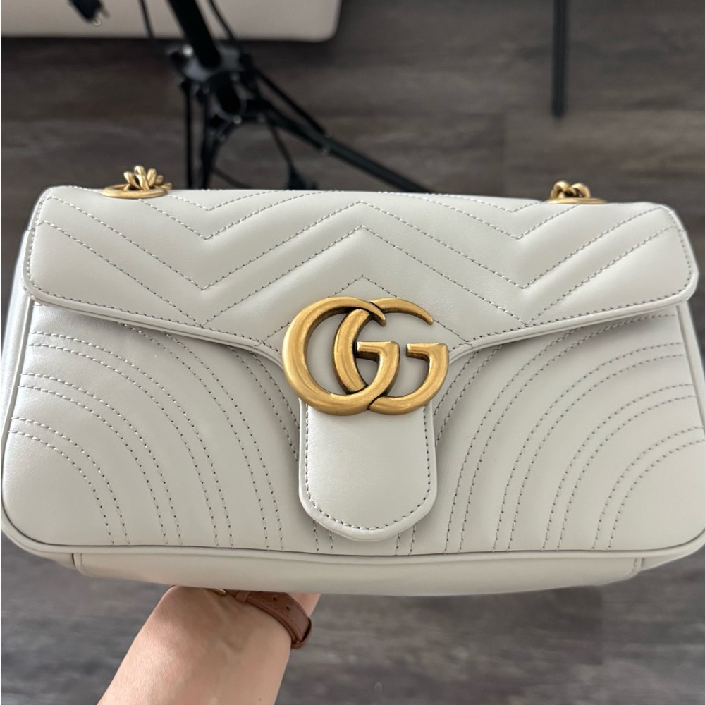 Gucci White and Gold Marmont Shoulder Bag with Chevron Quilting